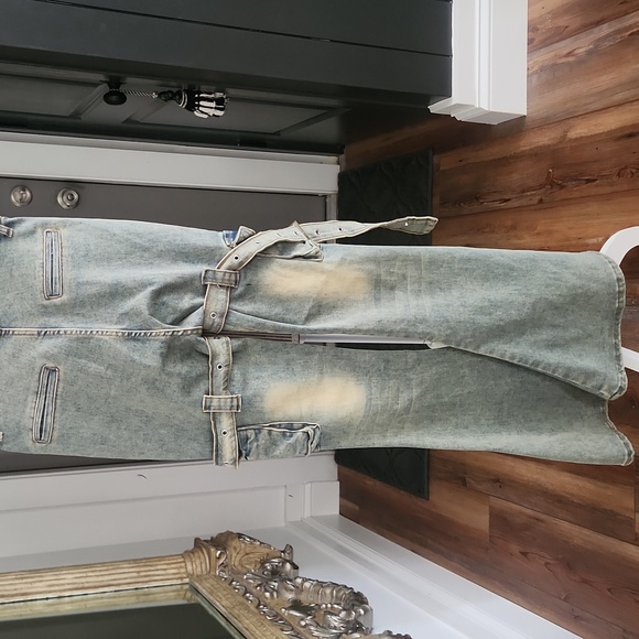 Distressed Washed Cargo Flare Denim - Picture 3 of 8